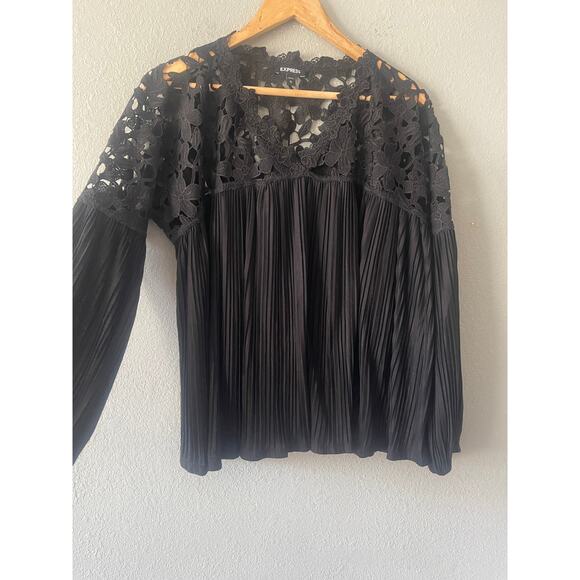 Express Pleated Top - Picture 4 of 7